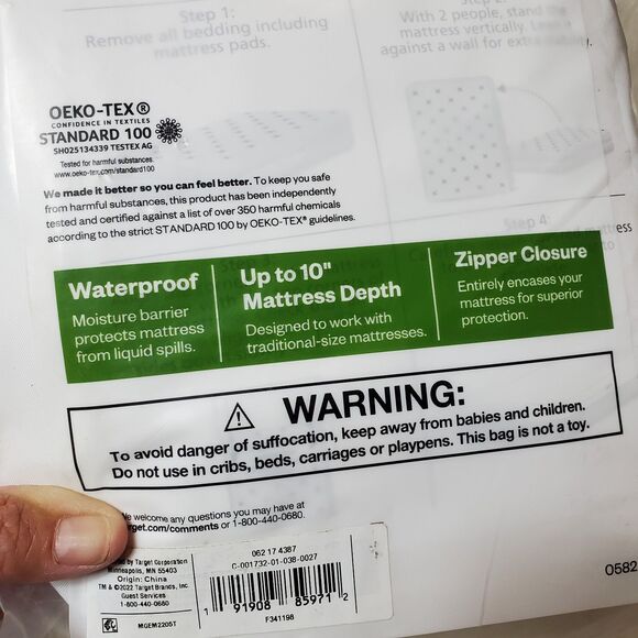 Room  Essentials OEKO TEX Zippered Mattress Protector Twin XL 10"Depth - Picture 8 of 8